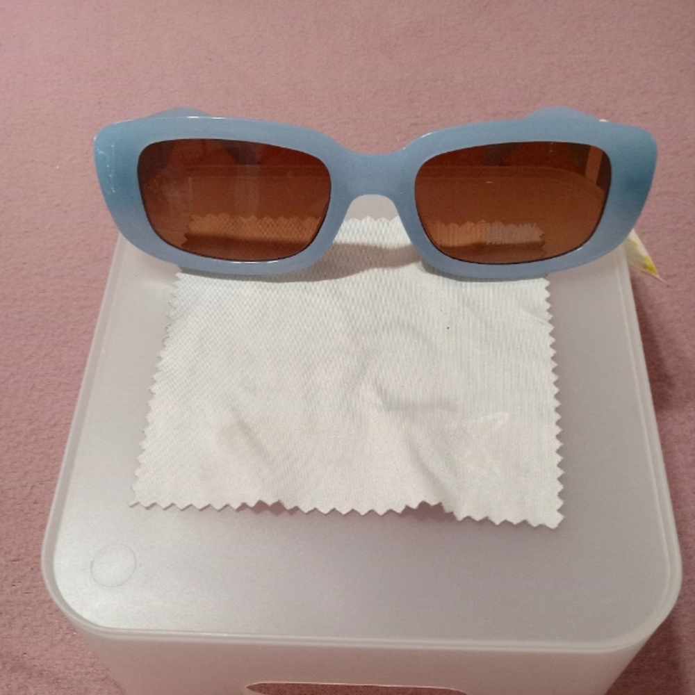 Designer woman's sunglasses